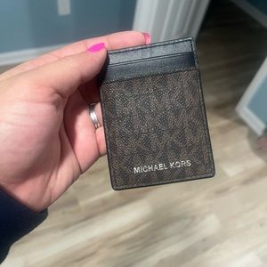Mk cardholder